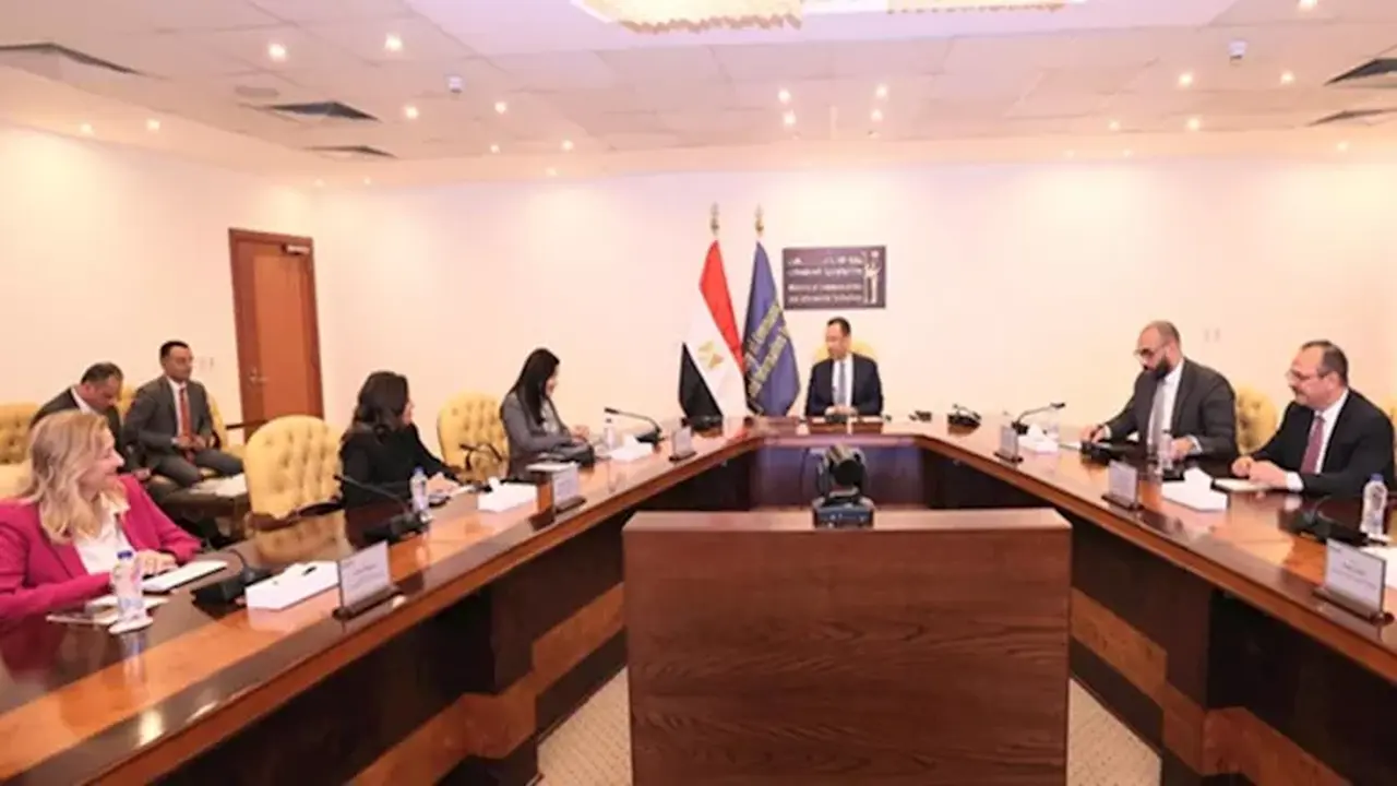 وزير الاتصالات يبحث مع ممثل برنامج الأمم المتحدة الإنمائي سبل تعزيز التعاون الرقمي